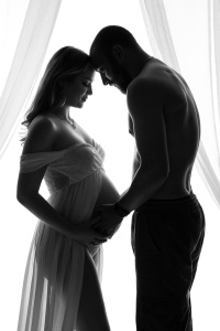 Maternity photography by Amie Boulton