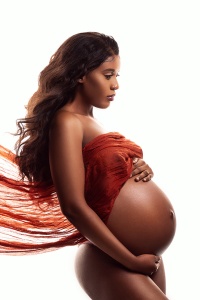 Maternity photography by Amie Boulton